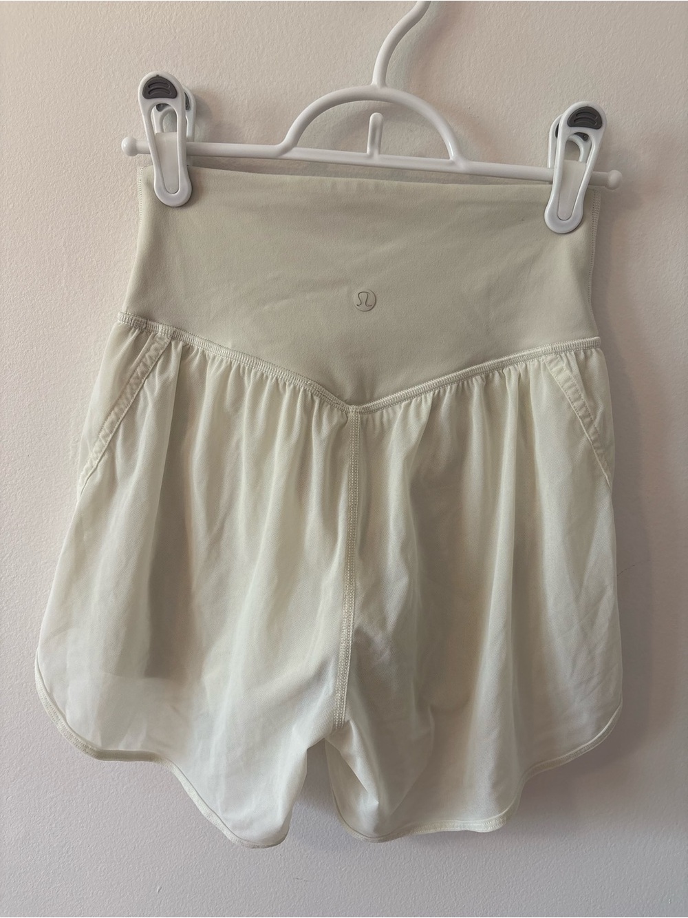 Lululemon Nulu and Mesh High-Rise Yoga Short 3.5" Size 2